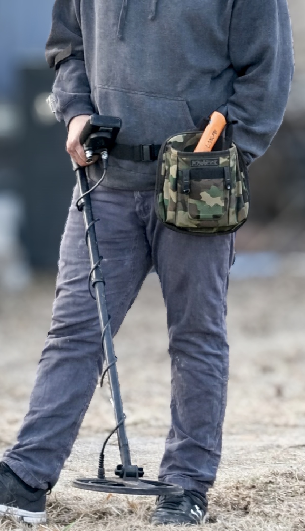 On-site metal detection recovery at night